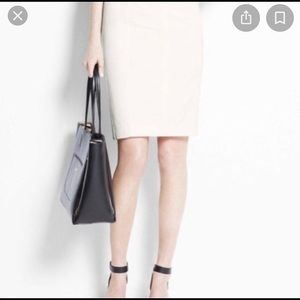 Lovely cream Ann Taylor pencil skirt sz 10